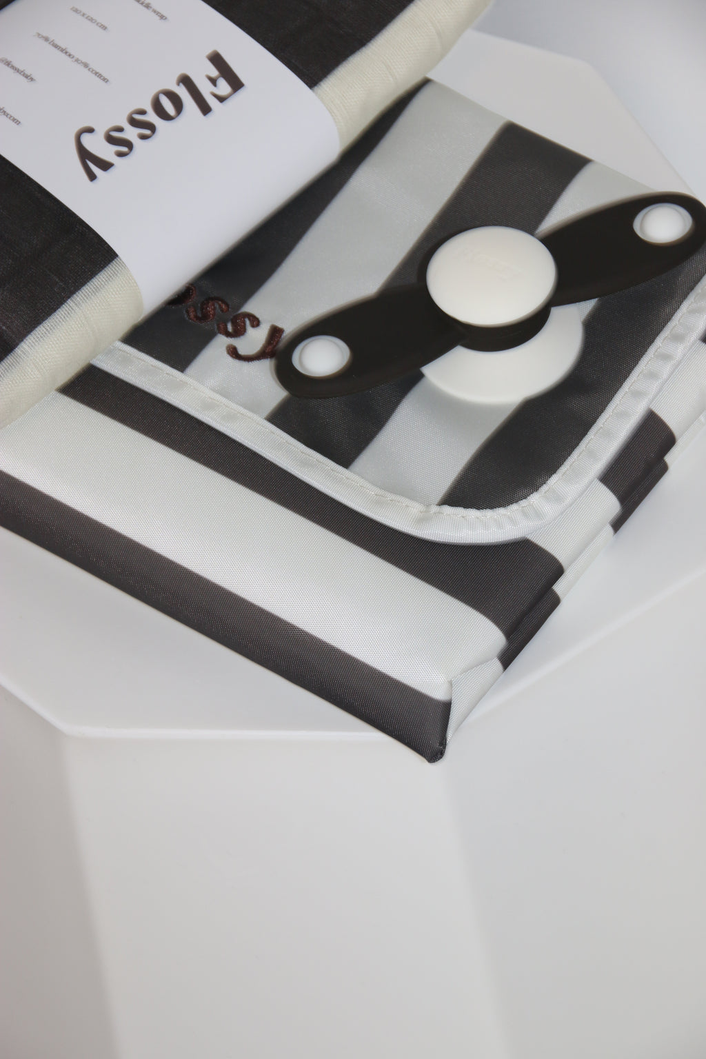 Contrast Spinner Choc Cream