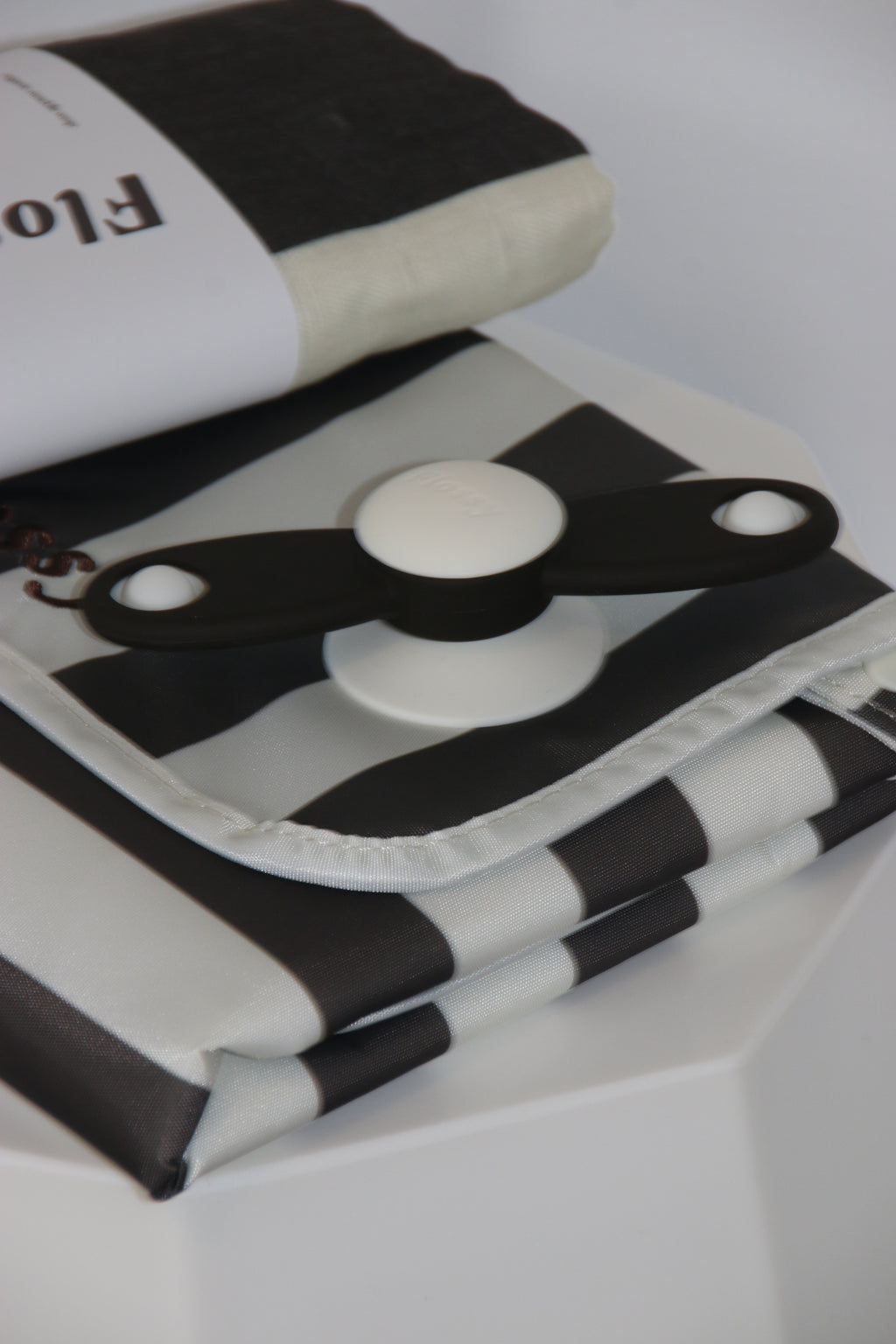 Contrast Spinner Choc Cream