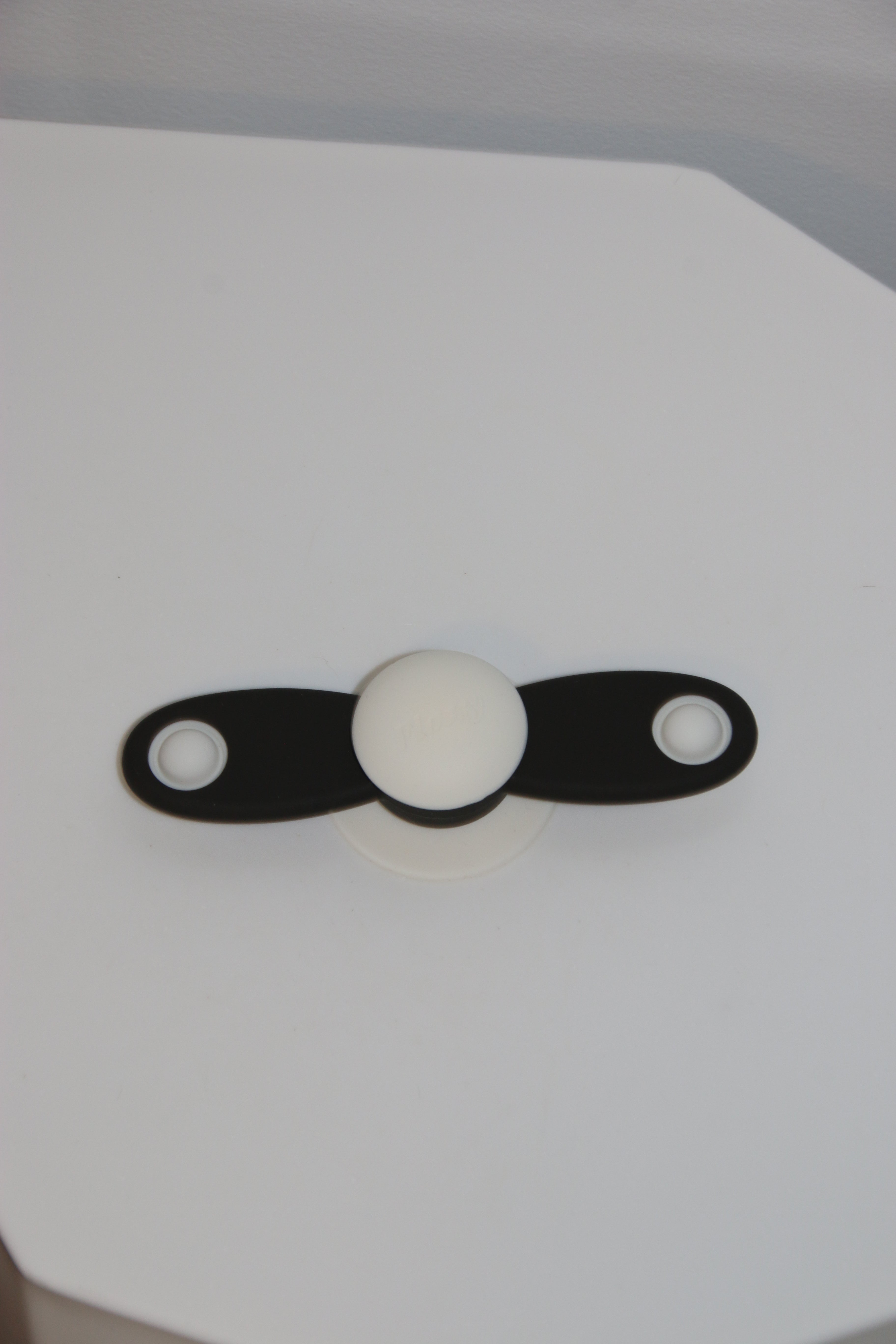 Contrast Spinner Choc Cream